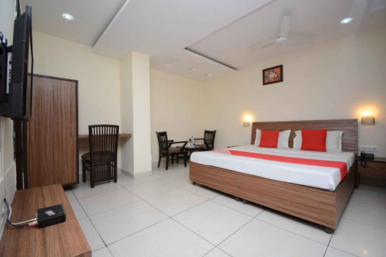Oyo 5478 Skippers Inn Ludhiana Exteriör bild